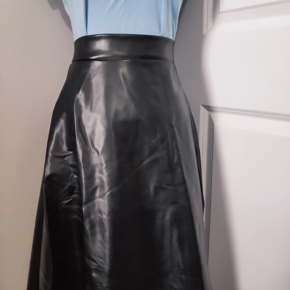 Ashley Stewart Black Faux Leather Maxi Skirt Size 2X - Picture 2 of 10